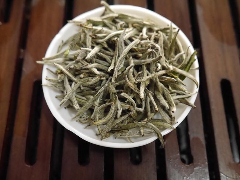 安吉白茶又被称为白富美(绿茶“白富美”安吉白茶)