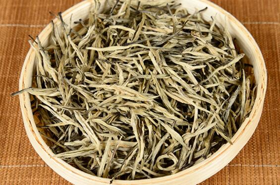 白毫银针古树茶(1年、5年、10年，多少年的白毫银针会有“毫香蜜韵”？终于搞懂了)