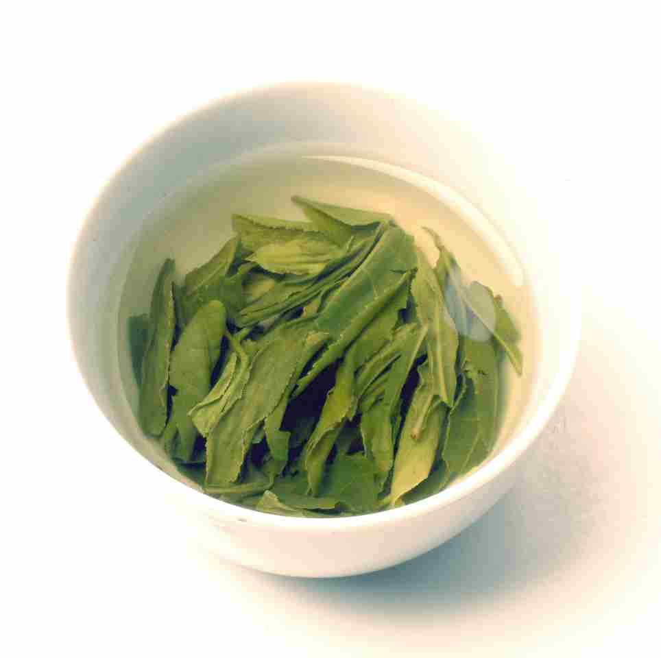碧螺春香精(别让“香精茶”蒙蔽你双眼，4招小方法让它原形毕露)
